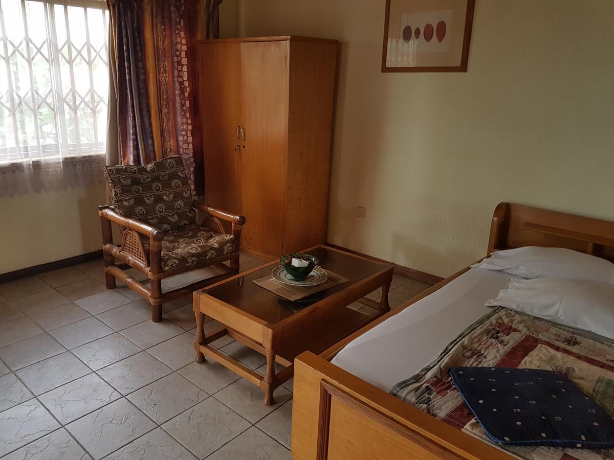 De Mod Hotel Ngleshi Amanfro Luaran gambar